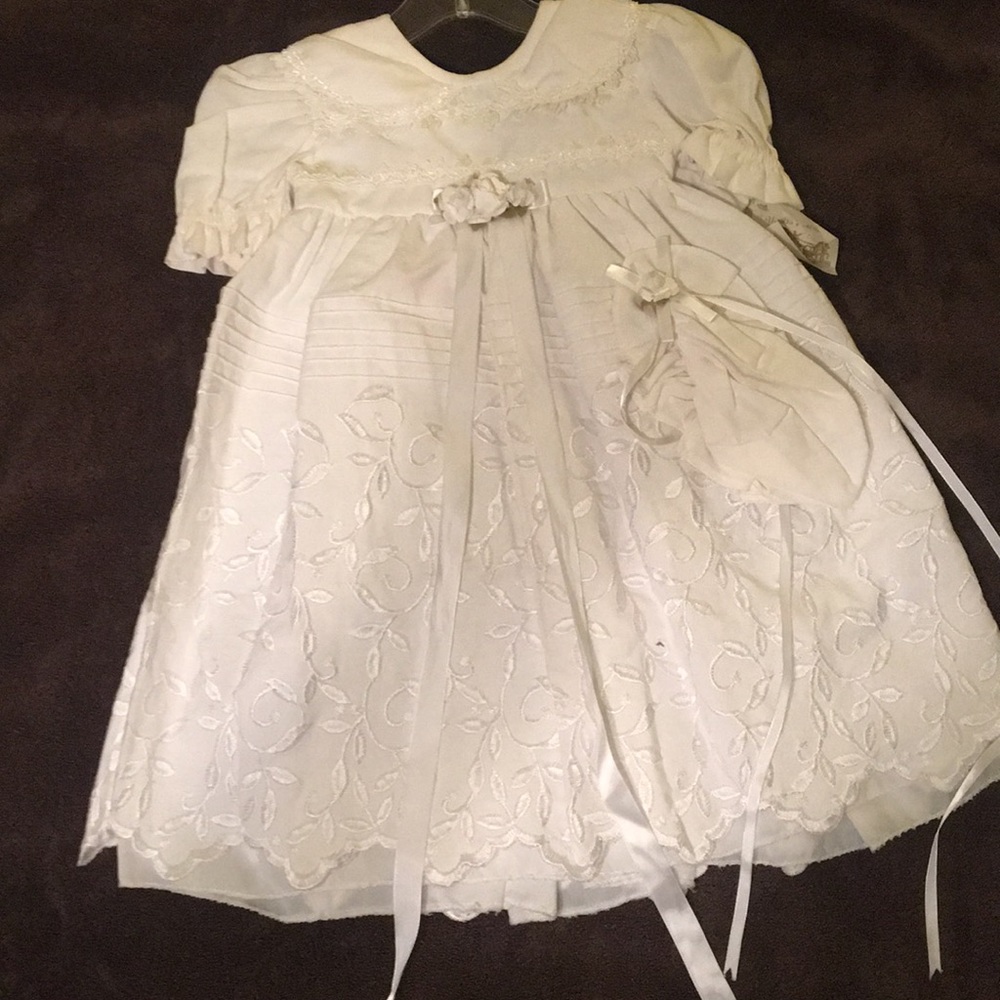 White Toddler dress with bonnet